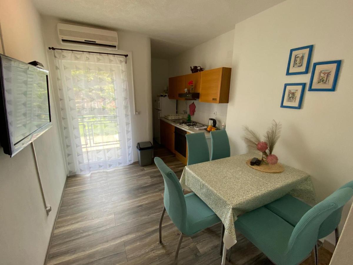 Apartmani Juricev Vodice Habitación foto